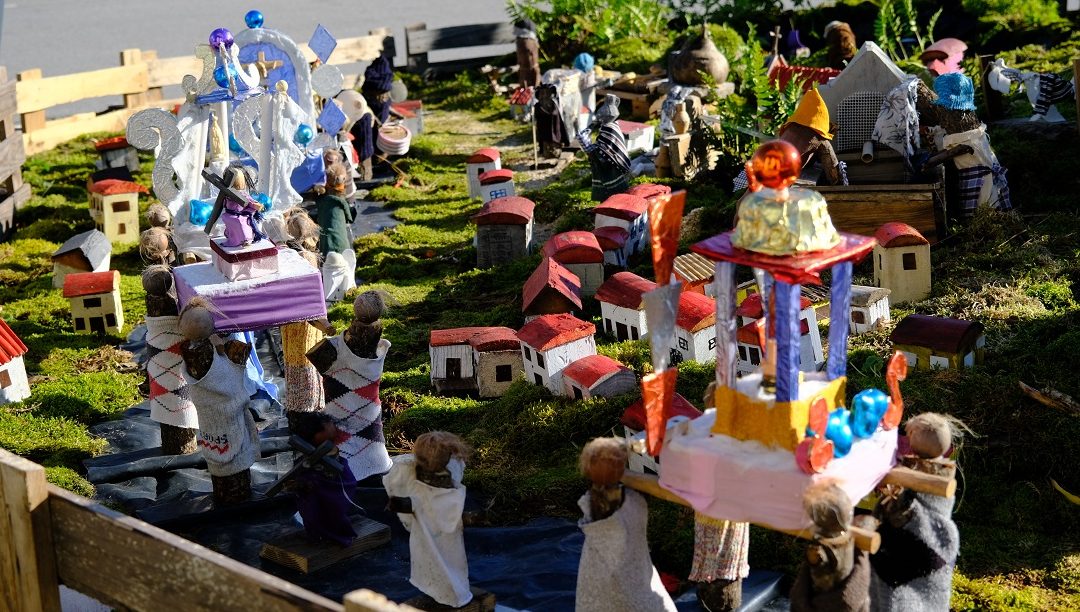 Presépio ao ar livre com centenas de figuras em Vilarandelo