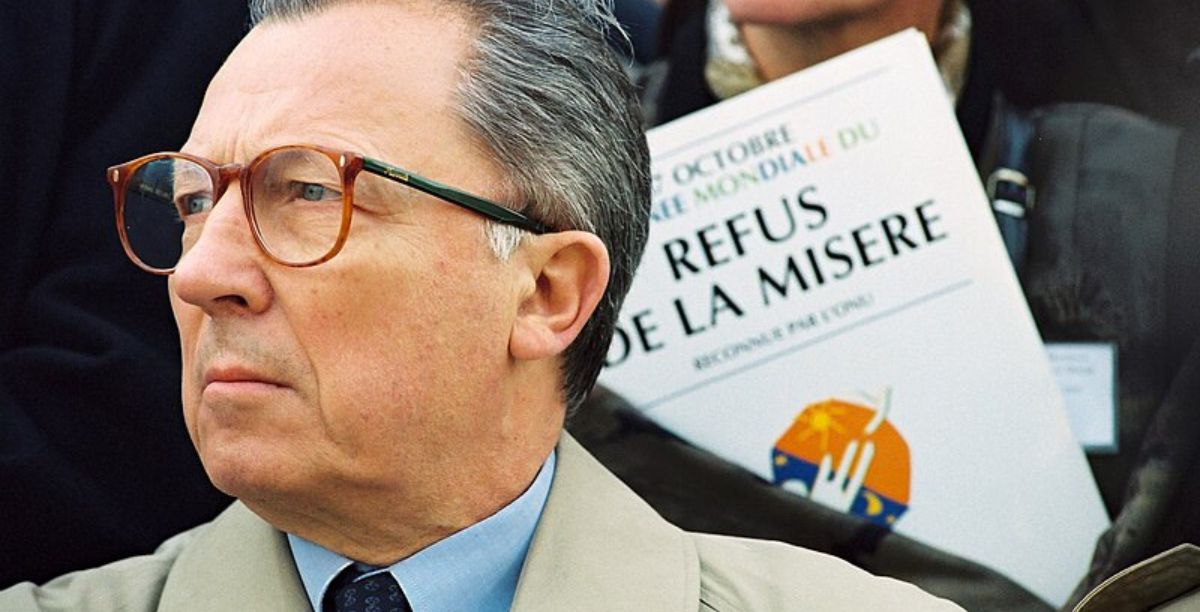 Jacques Delors, president of the CEC, participating in the World Day to Overcome Extreme Poverty in Paris, France. 17 October 1993 Foto Christian Lambiotte European Communities, 1993 EC - Audiov (1)
