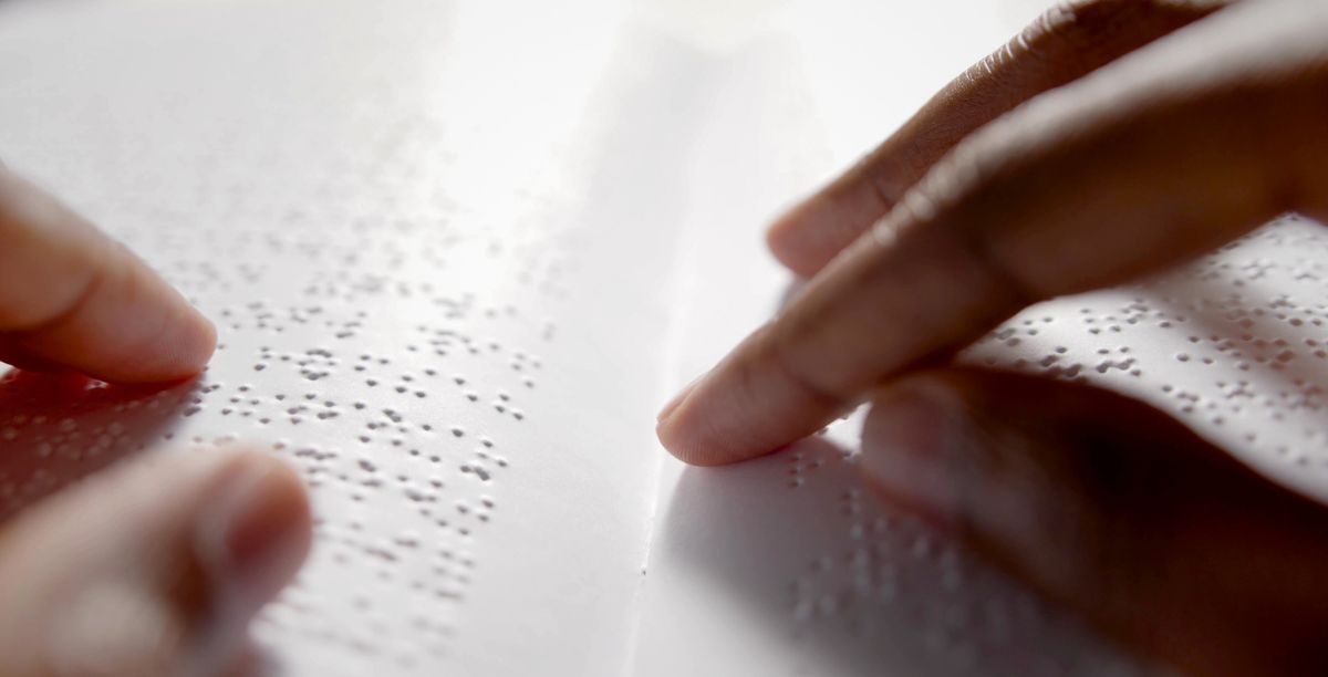 Leitura em braille. Foto Yan Lecourcy