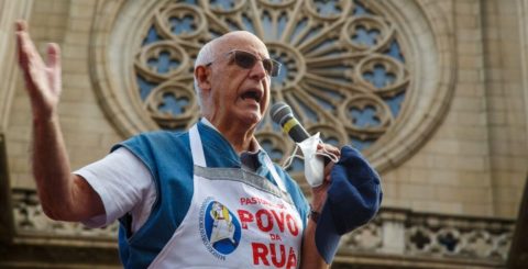 Julio Lancelotti, padre da pastoral da rua, silenciado pelo arcebispo de São Paulo Padre Julio Lancellotti. Foto Adriana Spaca, via Missionários da Consolata