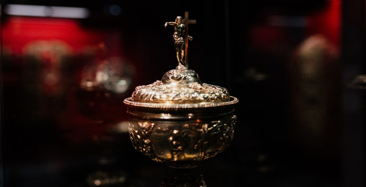 Píxide em prata dourada oferecida Luís XIV à Terra Santa, incluída na exposição «O Tesouro dos Reis. Obras-primas do Terra Sancta Museum». Foto Fundação Calouste Gulbenkian