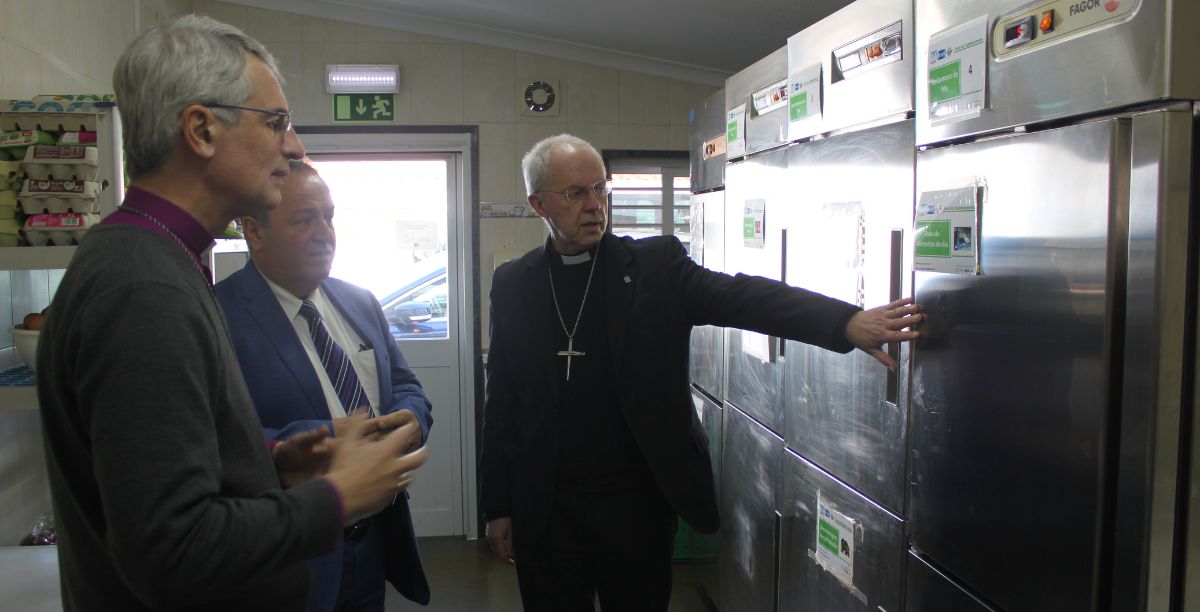 Arcebispo de Cantuária, Justin Welby, durante visita à paróquia da Sagrada Família, em Belas, 18.02.2024 . Foto Clara Raimundo (2)