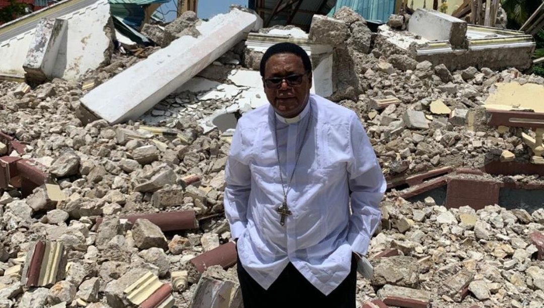 Vice-presidente da Conferência Episcopal Haitiana ferido em explosão