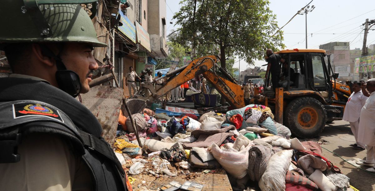 Destruição de propriedades muçulmanas na Índia. Fotografia de Naveen SharmaSOPA ImagesLightRocket via Getty Images