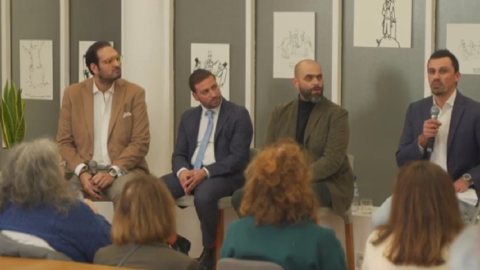 Conversa entre irmãos de religiões diferentes Diálogo Inter-religioso