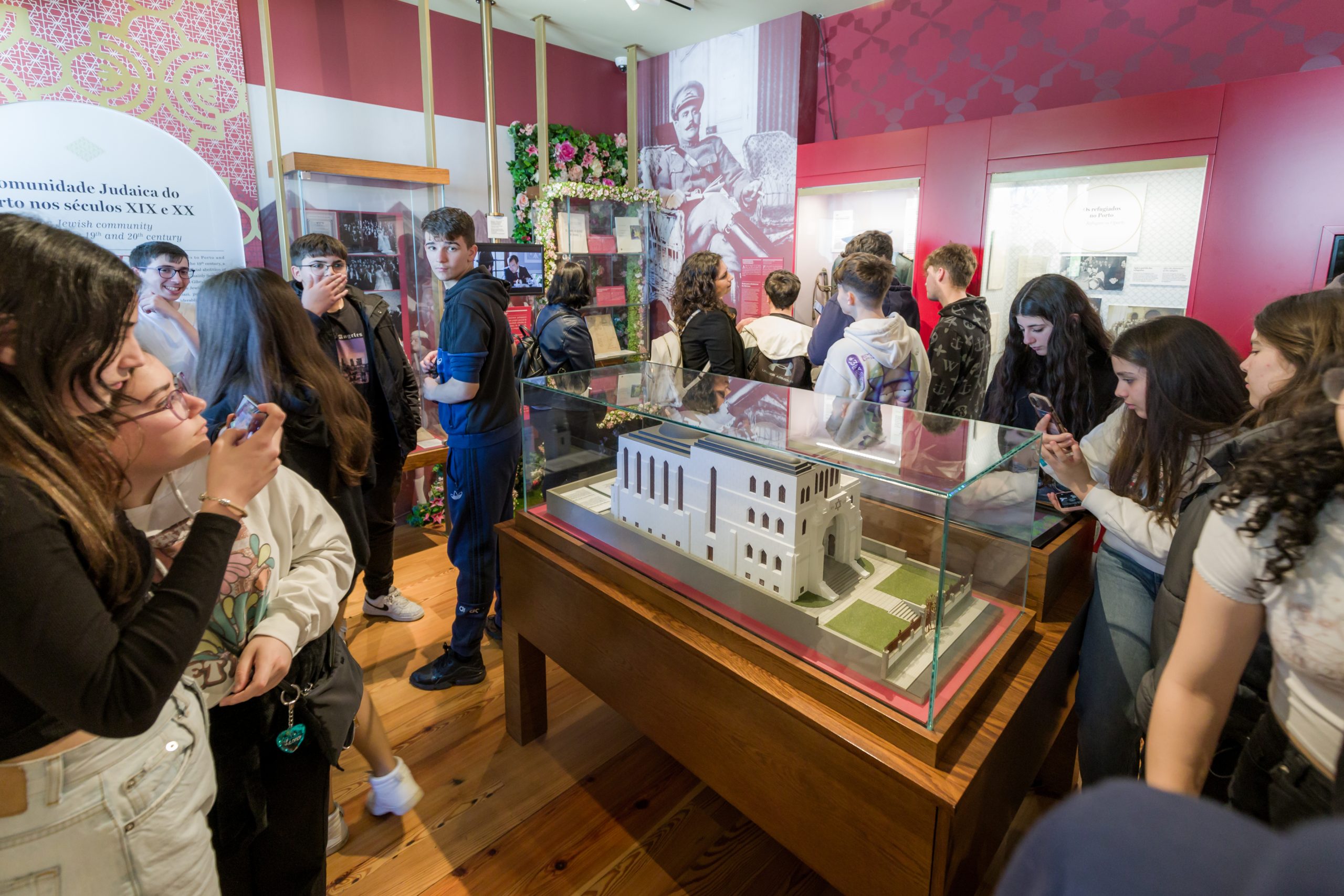 Jovens visitam Museu Judaico do Porto. Foto Museu Judaico do Porto