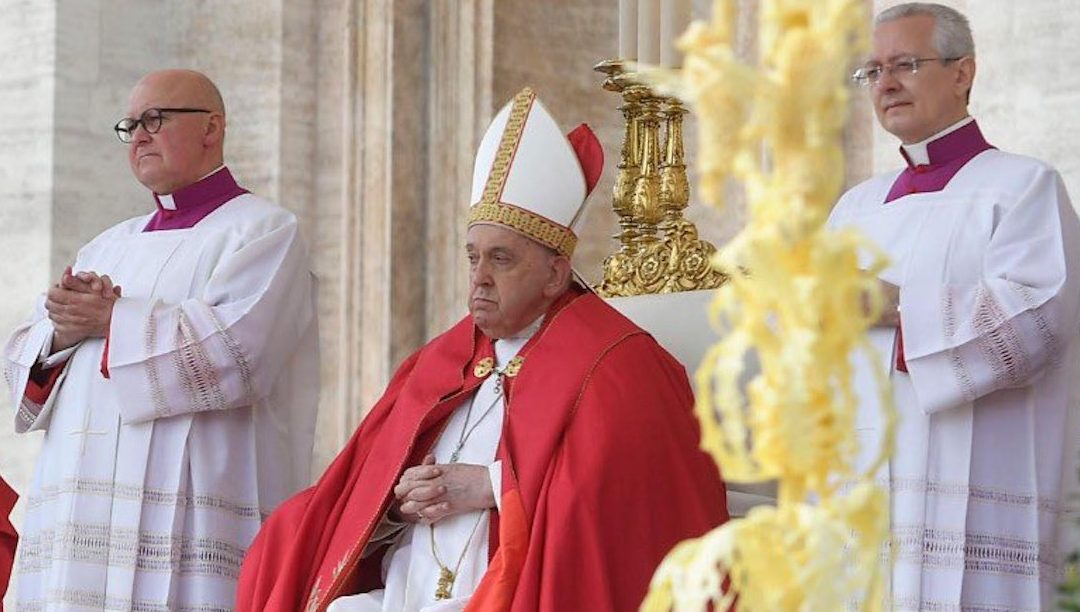 Francisco condena “vil atentado” em Moscovo