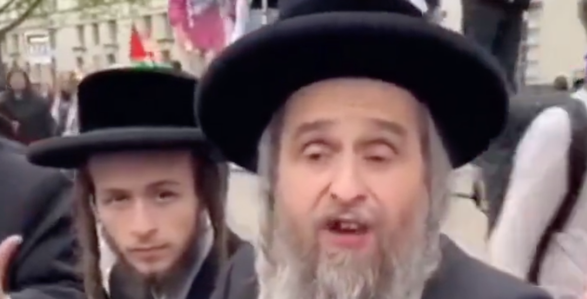 Captura de video da rede X. "Quando falamos do fim do Estado de Israel, isso significa que, do rio ao mar, a Palestina deve ser livre, deve voltar para os palestinianos”, defende Elhanan Beck. Captura de video da rede X.