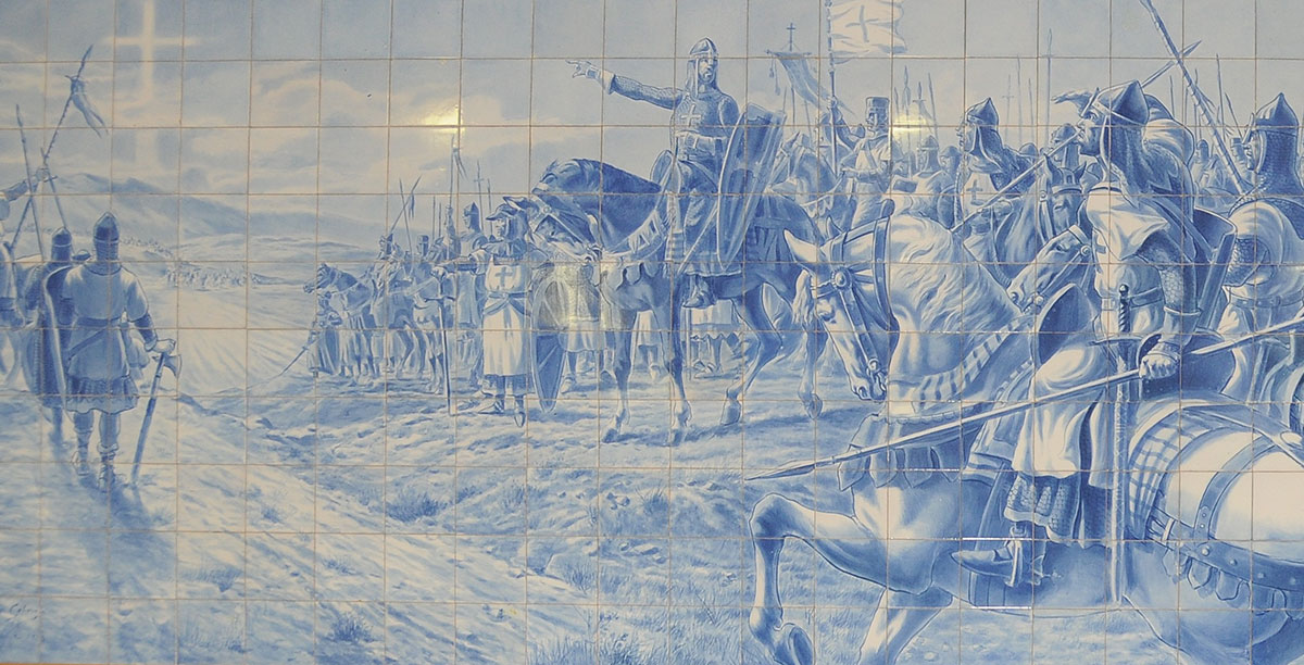 A Batalha de Ourique em azulejo. Foto © Joseolgon | Wikimedia Commons