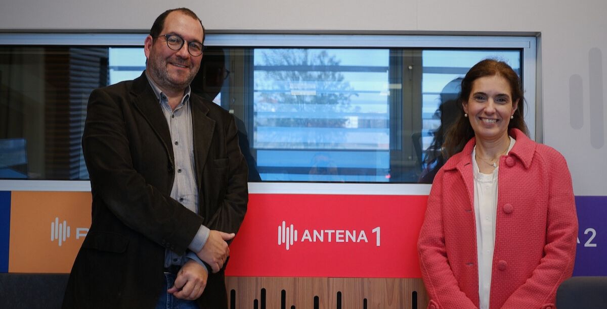 Ministro João Costa (PS) e ex-deputados Ana Rita Bessa (CDS), na gravação do programa 7MARGENS, na Antena 1. Foto António Marujo
