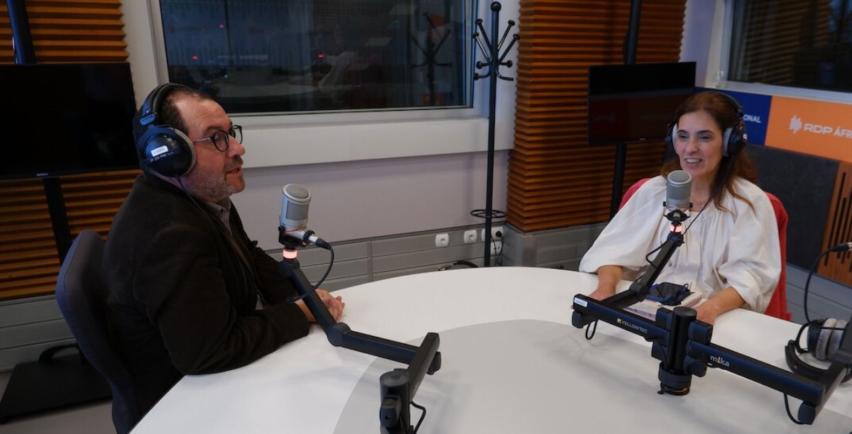 Ministro João Costa (PS) e ex-deputados Ana Rita Bessa (CDS), na gravação do programa 7MARGENS, na Antena 1. Foto António Marujo (1)