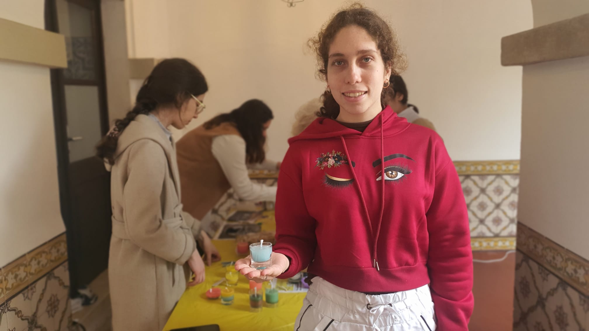 Carolina, uma das jovens que reside na Fundação Luiza Andaluz, Convento das Capuchas. Foto Clara Raimundo