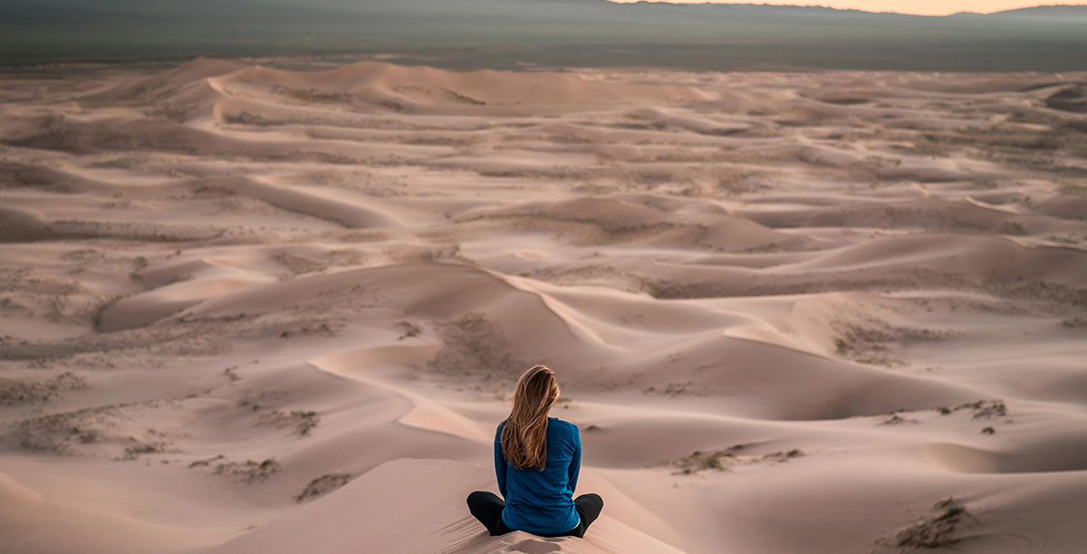 Deserto é espaço de meditação. Foto © Patrick Schneider | Unsplash