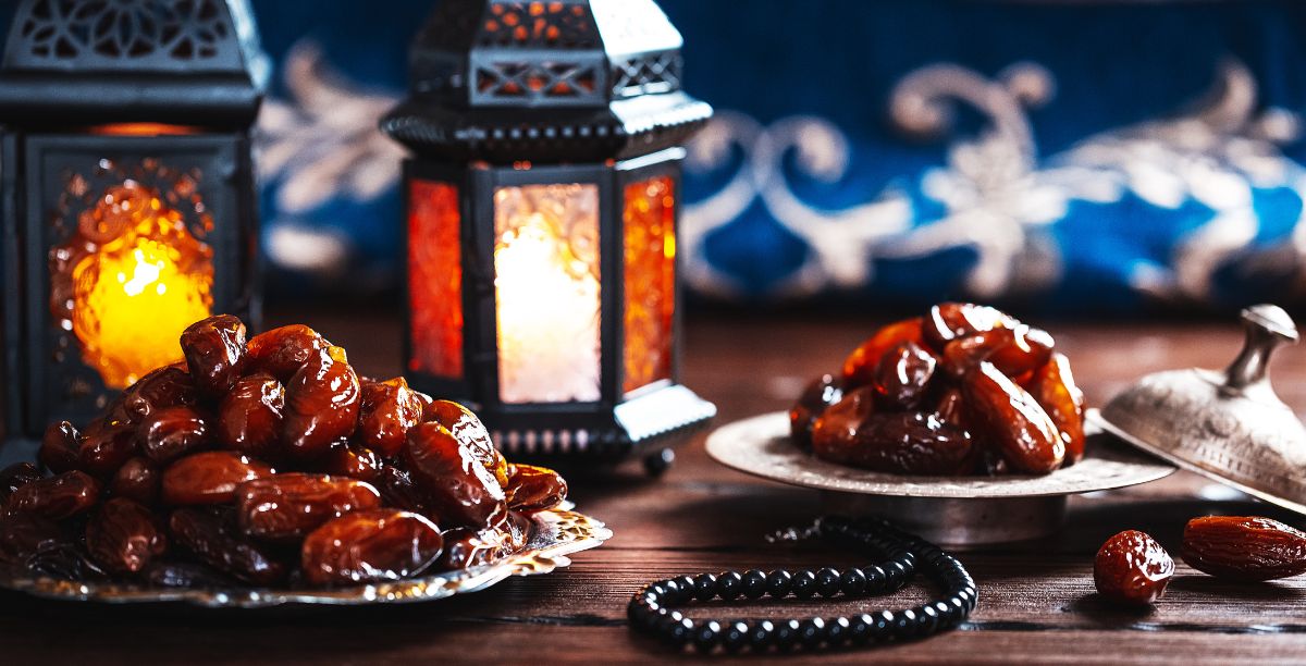 Iftar, Ramadão. Foto Ievgenii Meyer