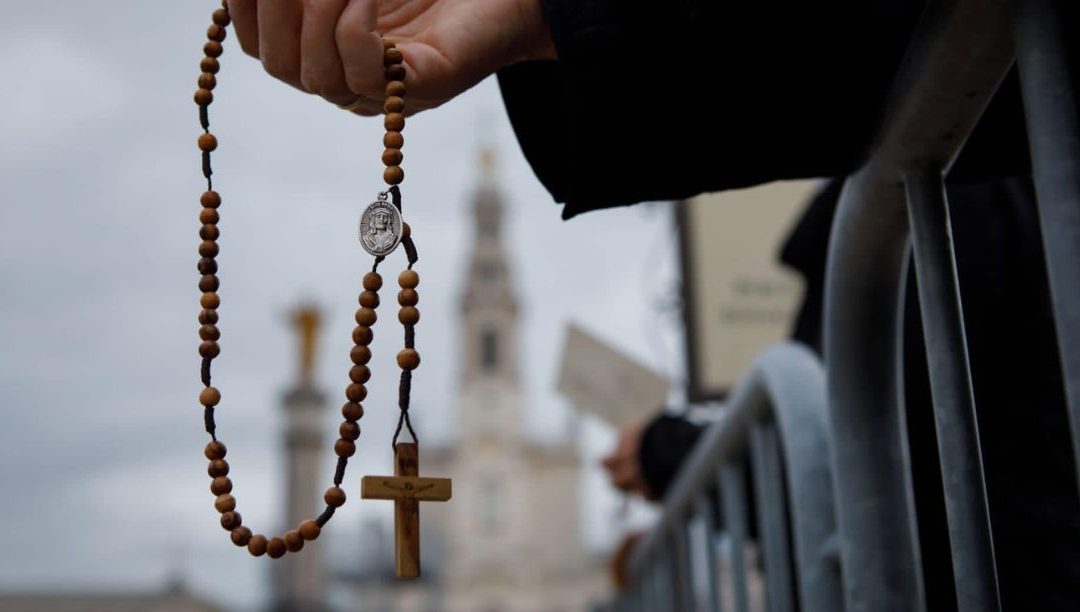 Desafio para o mês de maio: “rezar ininterruptamente o Terço, pela paz “