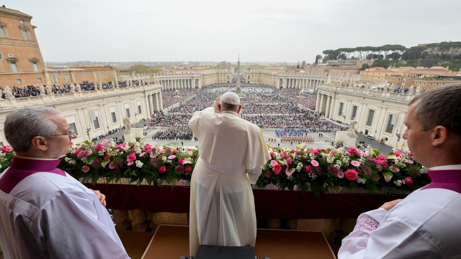 O Papa na sua benção Urbi et Orbi de 2024. Foto © Vatican Media