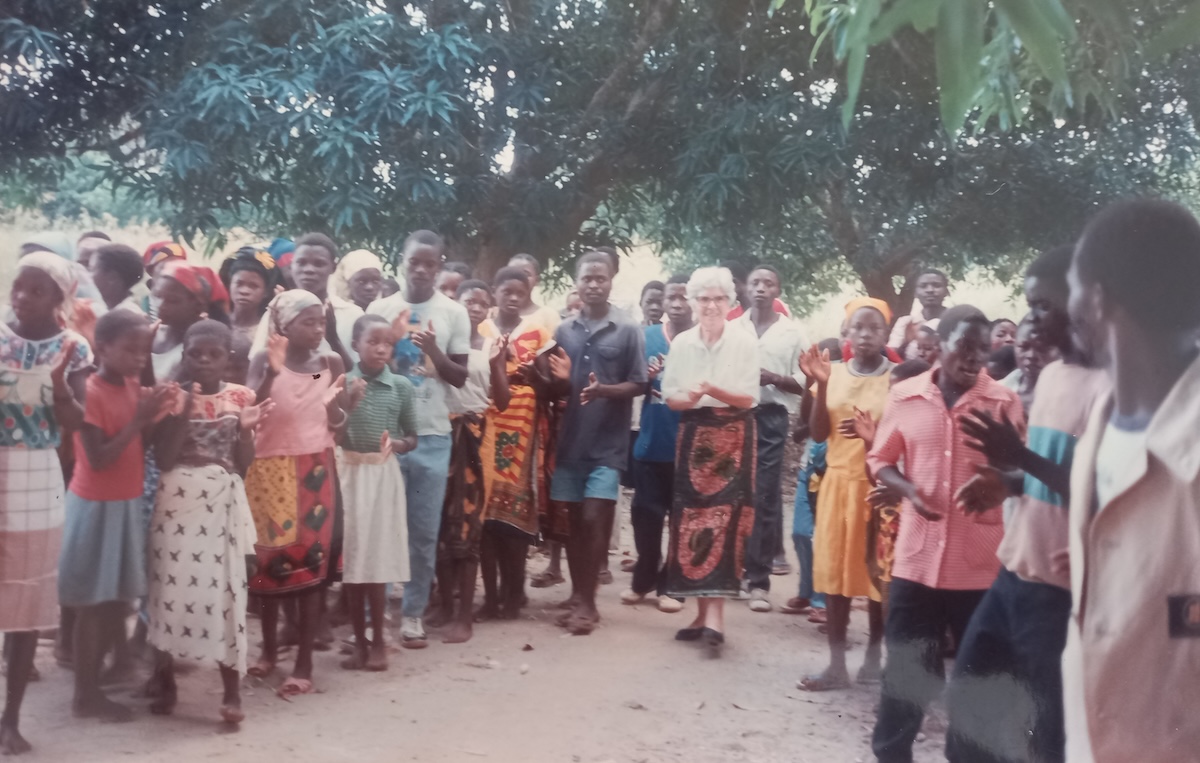 Em 1970, Glória Fernandes parte para a diocese de Nampula, numa equipa multidisciplinar, sediada na paróquia de Angoche, então António Enes. Foto: Direitos reservados.