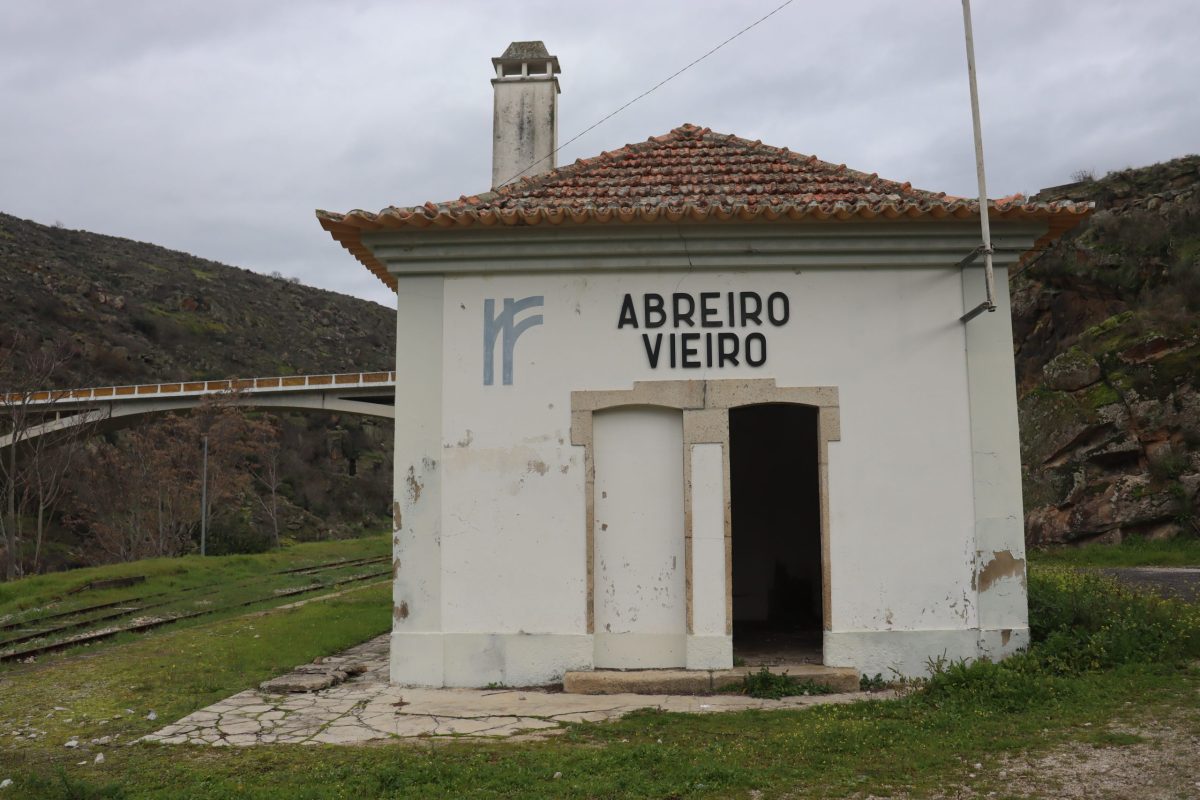 A antiga estação do Vieiro e de Abreiro. Foto © Rúben Castanheiro