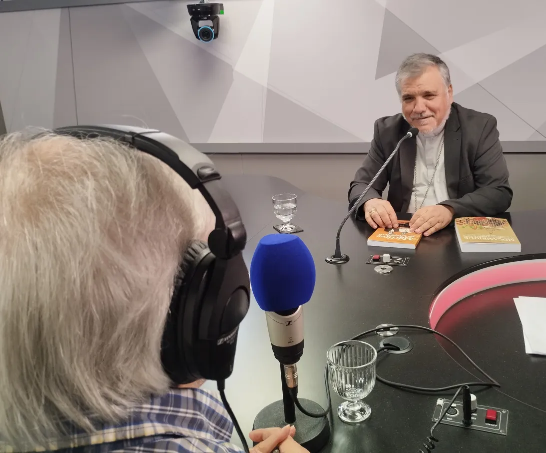 Diamantino Antunes durante a entrevista: “Gostaria que já estivesse definitivamente enterrado machado de guerra em Moçambique.” Foto: Direotos reservados.