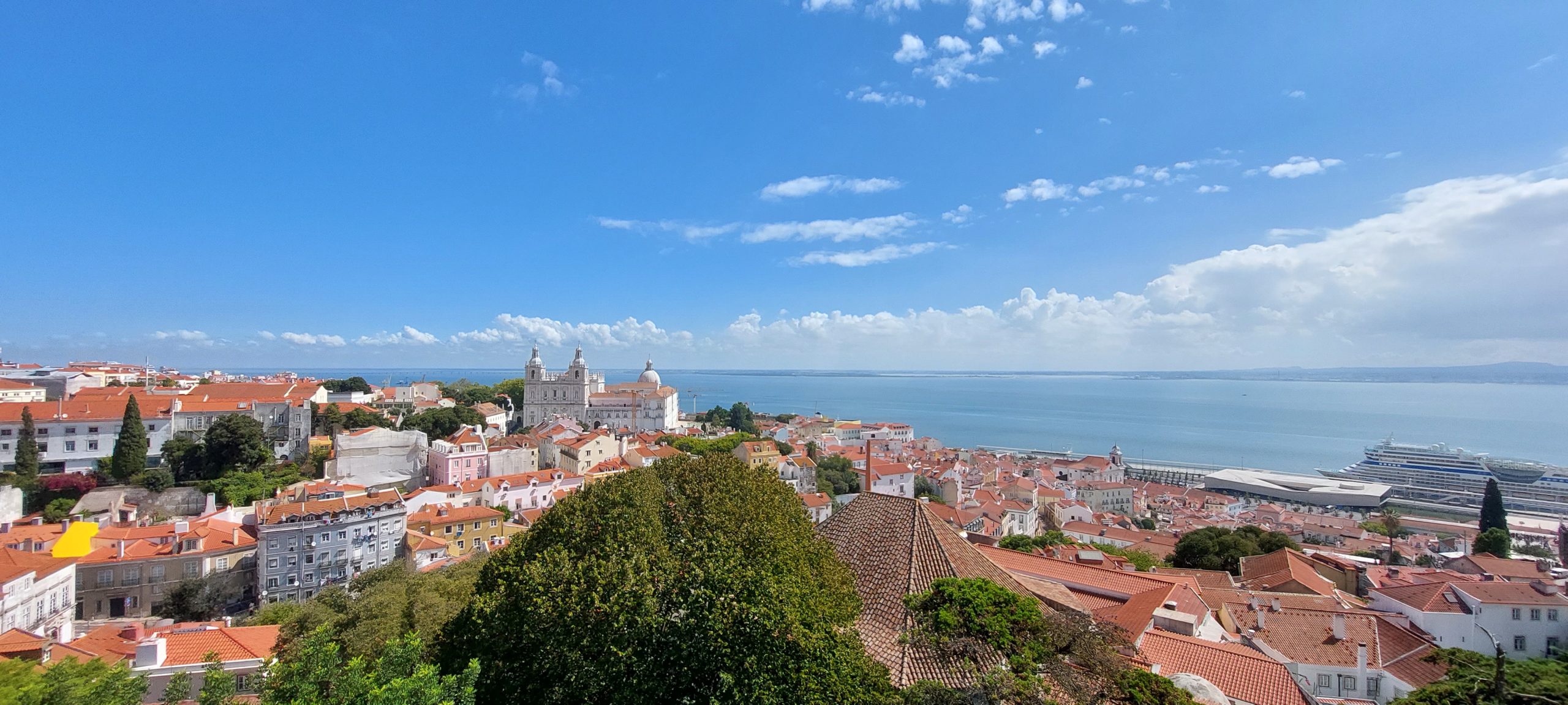Vista da torre da igreja do castelo de sao jorge. Foto Torre da Igreja