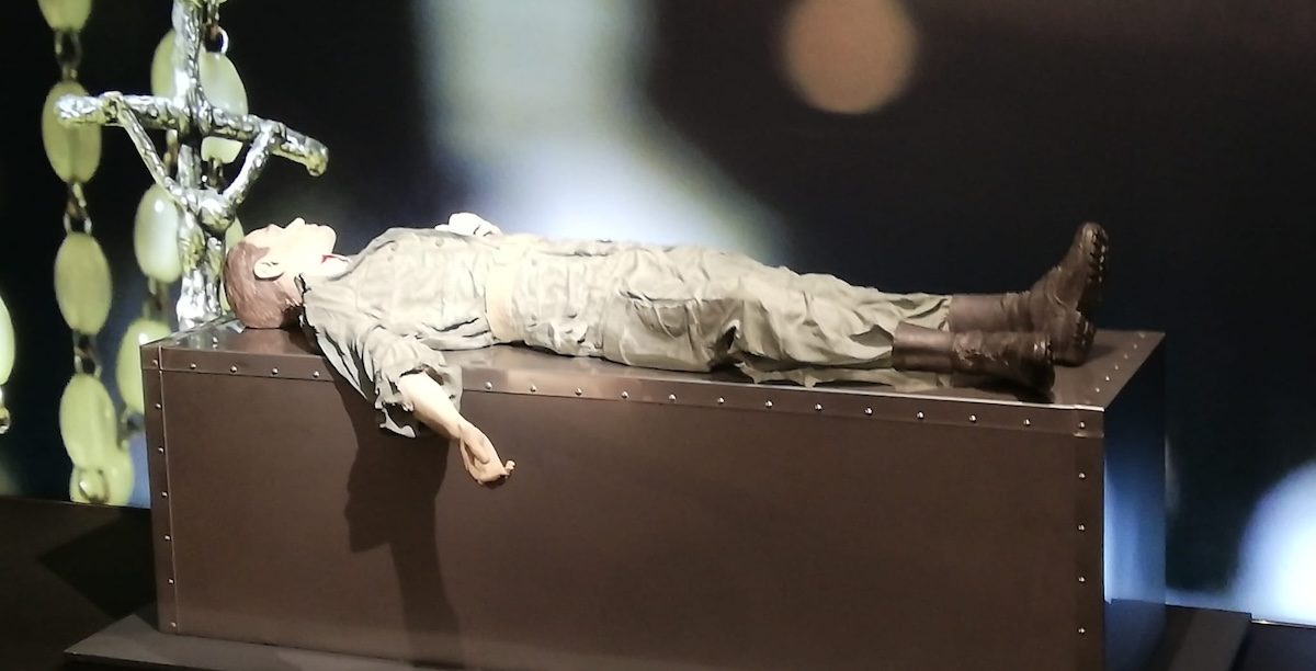 Clara Menéres, escultura, arte, Guerra colonial, soldado, Fátima, Fernando Pessoa