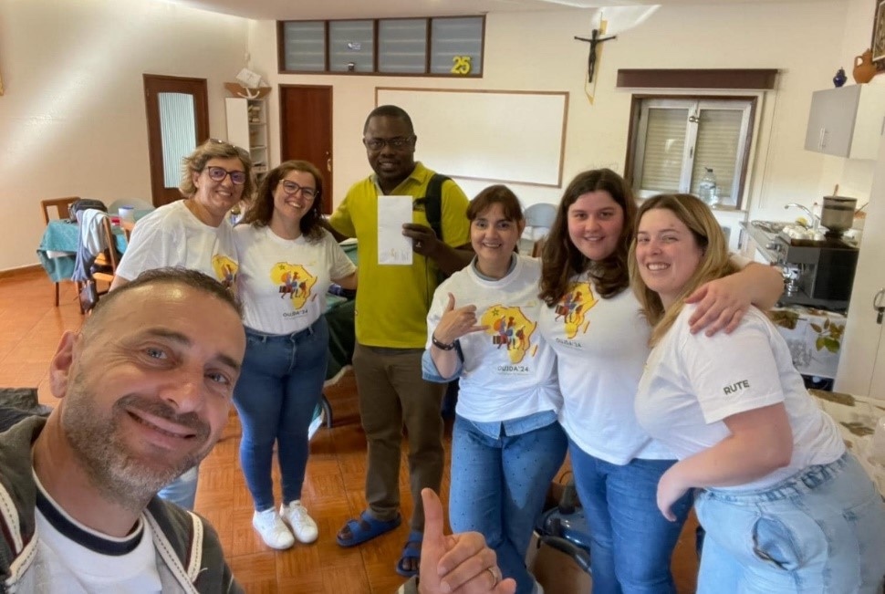 O foco da missão deste grupo é a reconstrução de um dormitório e casa de banho para os refugiados que a missão em Oujda, Marrocos, acolhe todos os dias. Foto: Direitos reservados.