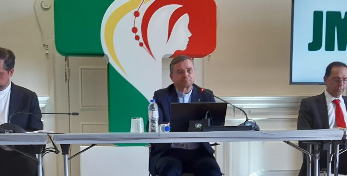 Sessão de Apresentação de Contas da Jornada Mundial da Juventude (JMJ): ao centro, Américo Aguiar, cardeal e bispo da diocese de Setúbal; à direita, João Duque e Nuno Valério, professores do ISEG (Instituto Superior de Economia e Gestão) e à esquerda, o cónego Alexandre Palma, futuro presidente da Fundação JMJ e Gonçalo Patrocínio, tesoureiro da JMJ (Lisboa, 31.05.2024)