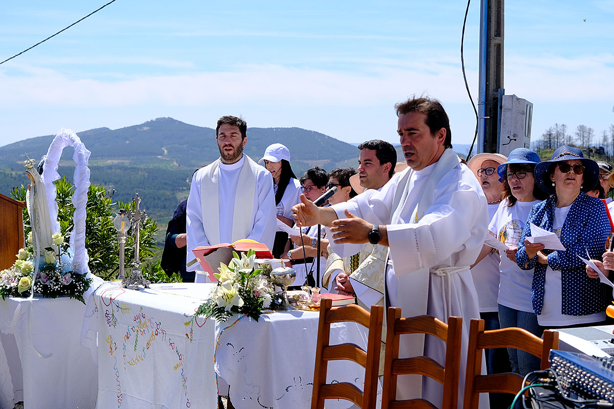 Iolando Pereira é o pároco de Carva, Vilares, Alfarela, Vreia e Tresminas. Foto © Filipe Ribeiro