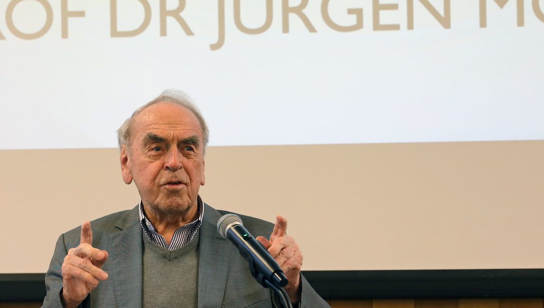 Morreu o teólogo da esperança, mas não a sua teologia