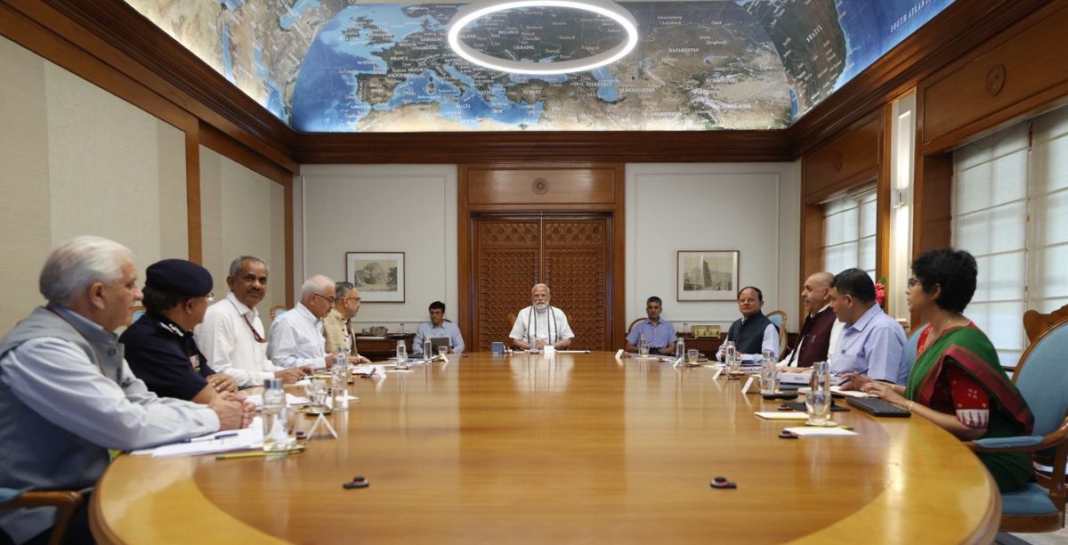Narendra Modi em reunião de trabalho sobre as ondas de calor na Índia, 2 junho 2024. Foto X Narendra Modi