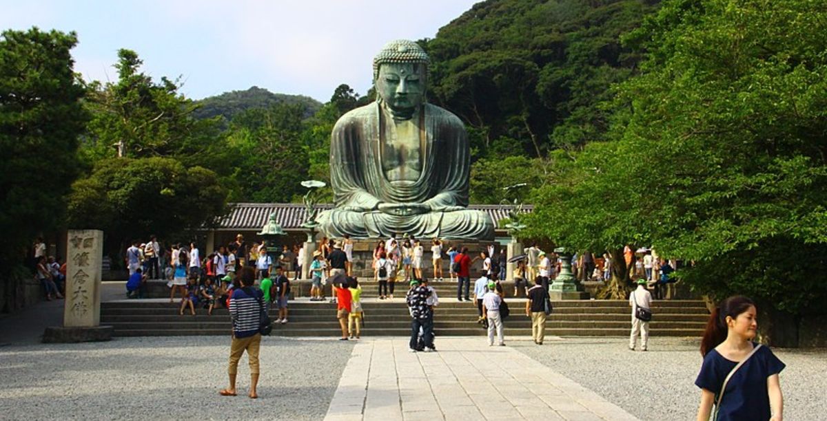 O Grande Buda de Kamakura, Japão. Foto Cesar I. Martins, via Wikimedia Commons