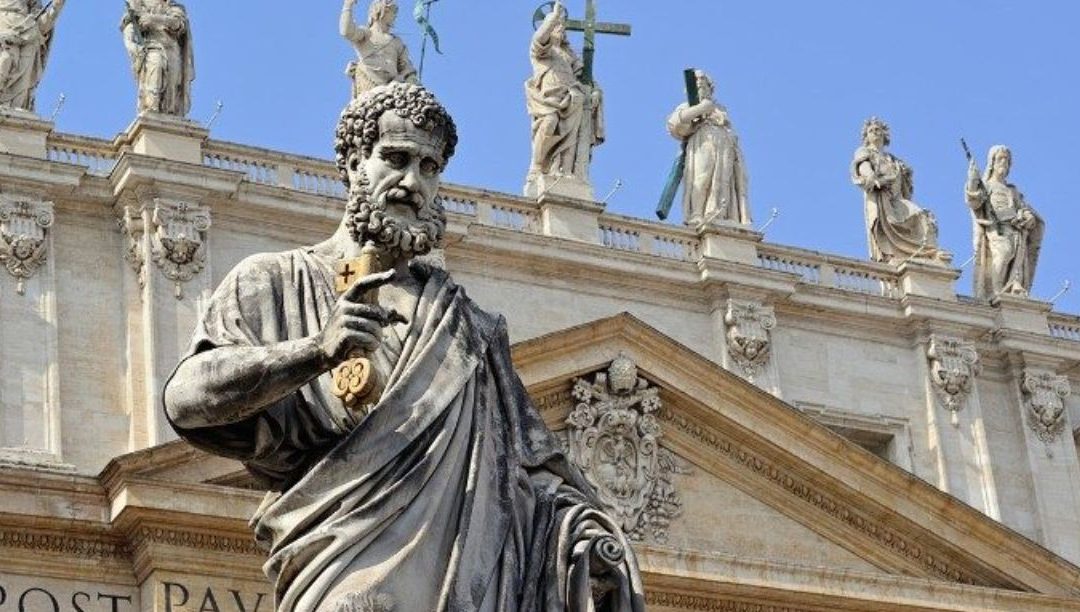 Quer trabalhar na Basílica de São Pedro? Não pode ter tatuagens e piercings… nem dar entrevistas