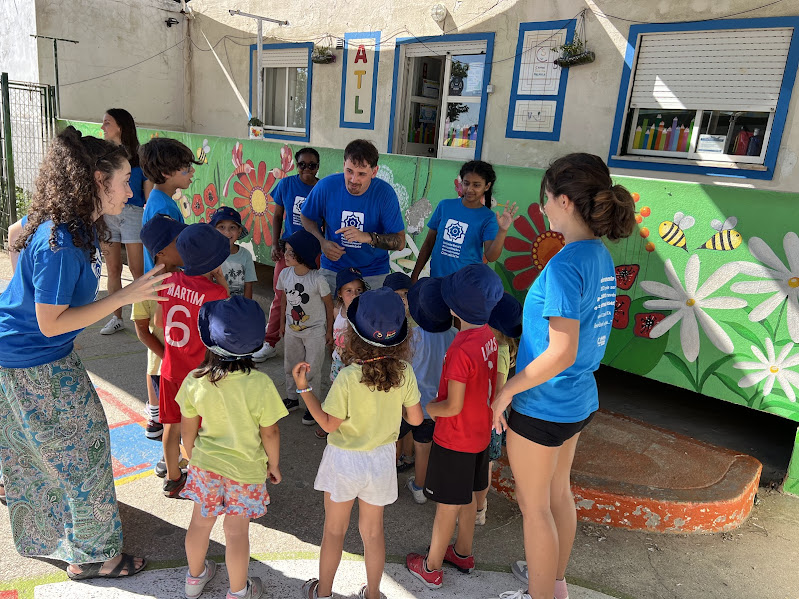 Jovens bahá'ís no acampamento nacional, em Palmela, julho 2024. Foto DR