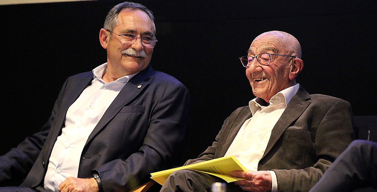 Município homenageou o escritor em maio com uma escultura e a atribuição do seu nome à Casa da Cultura. Foto © CM Mogadouro