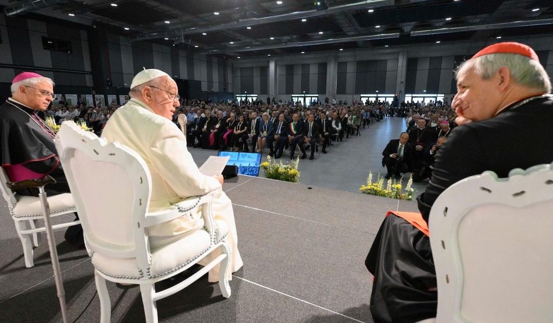 Papa: “A democracia não está de boa saúde. Isto interessa-nos e preocupa-nos”