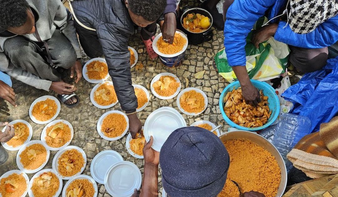 Na Cozinha Migrante dos Anjos serve-se solidariedade sem fronteiras