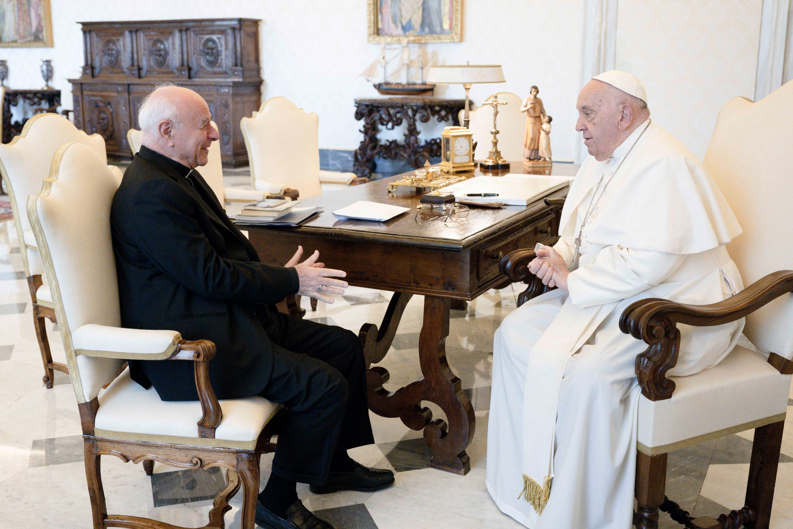 Paglia em audiência com Papa Francisco, 8 agosro 2024. Foto Vatican Media
