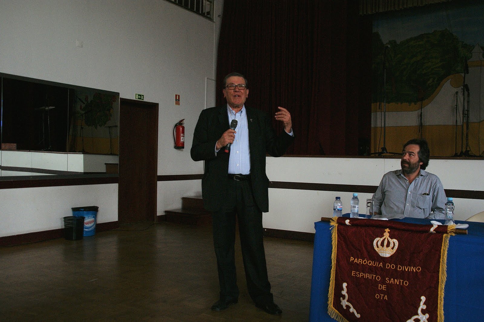 Padre José Eduardo na Ota, em 2011. Foto: Direitos reservados