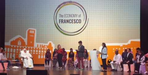 Papa durante o encontro da Economia de Francisco que decorreu em Assis, 2022
