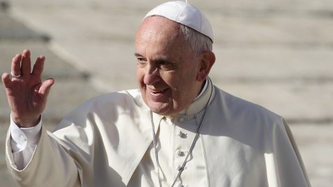 Abusos sexuais e refugiados no centro da Europa e na agenda do Papa Papa Francisco manterá diálogo com o mundo universitário na visita è Bélgica, depois de estar no Luxemburgo. Foto partilhada pela organização belga da visita, de domínio público.