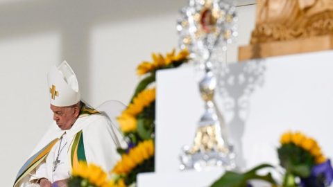 Toda a defesa desproporcional é imoral, diz o Papa Papa na missa final na Bélgica. Foto © Vatican Media