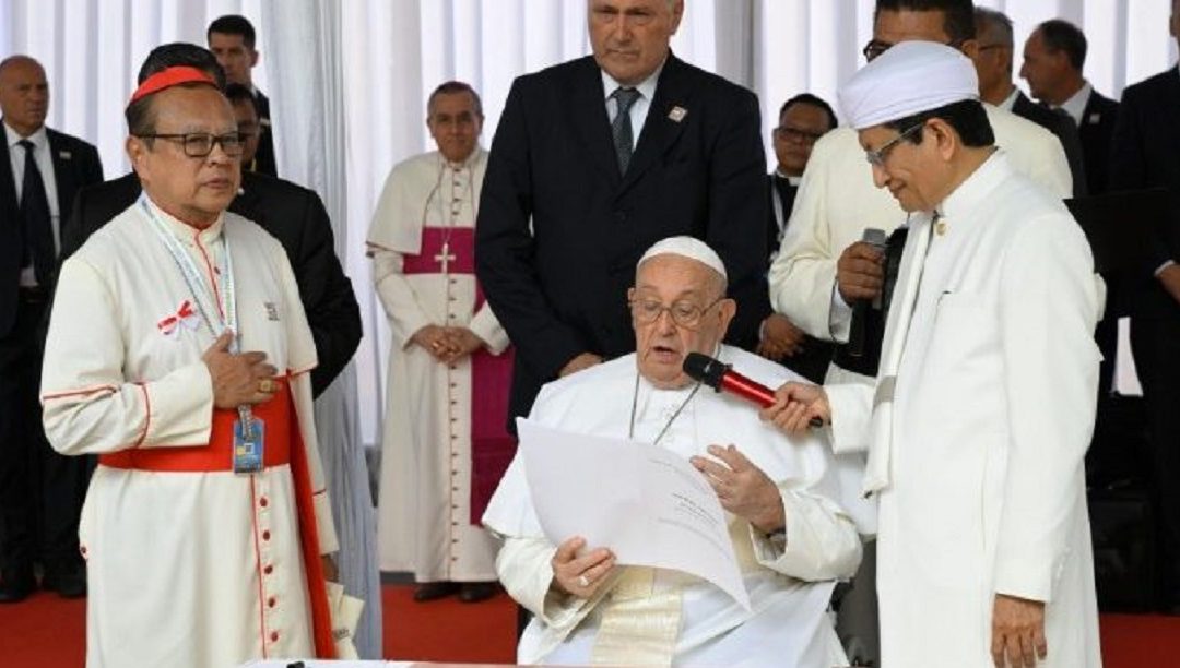Francisco na missa em Jacarta: “Atreve-te sempre ao sonho da fraternidade!”