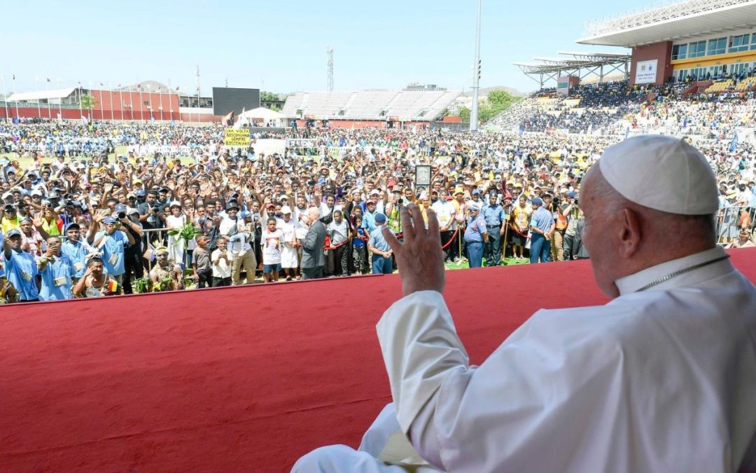 Papa despediu-se da Papua Nova Guiné com apelos à unidade