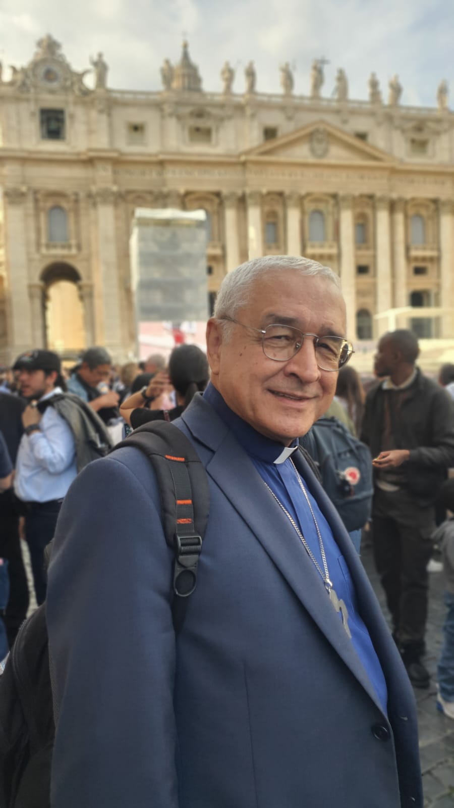 Bispo José Ornelas na Praça de São Pedro, 27 outubro 2024. Foto Clara Raimundo