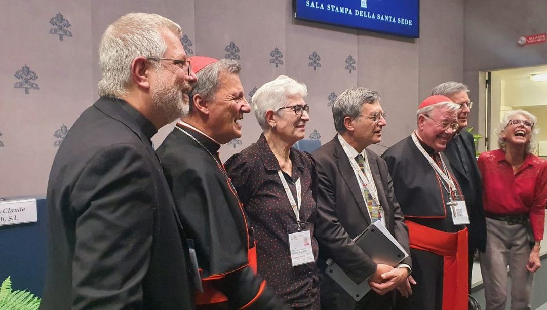Acabou o Sínodo, acabou a Igreja Universal… e o papel das mulheres permanece em aberto