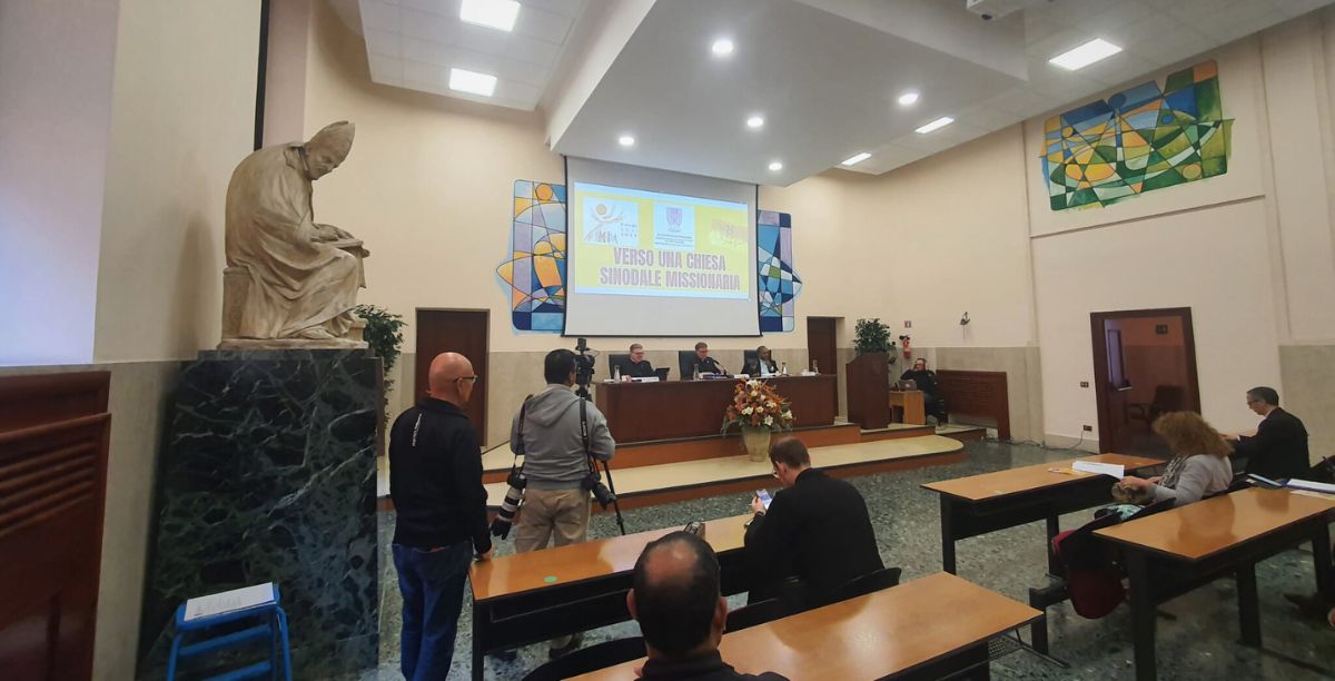 Conferencia na Accademia Alfonsiana, em Roma, sobre o Sínodo. Foto Clara Raimundo
