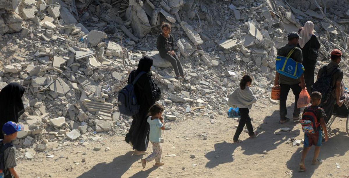 Famílias em fuga devido à guerra em Gaza. Foto © Unfpa Palestina/Media Clinic