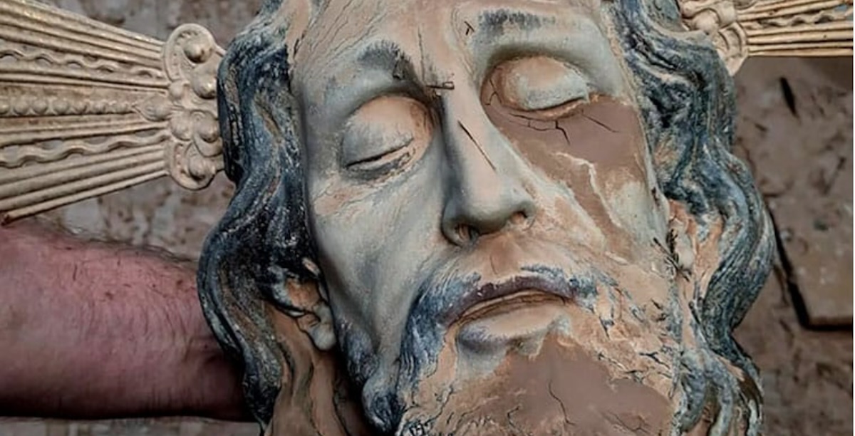 Cristo morto, Inundações, Espanha, Paiporta, Valência Cristo morto, Inundações, Espanha, Paiporta, Valência
