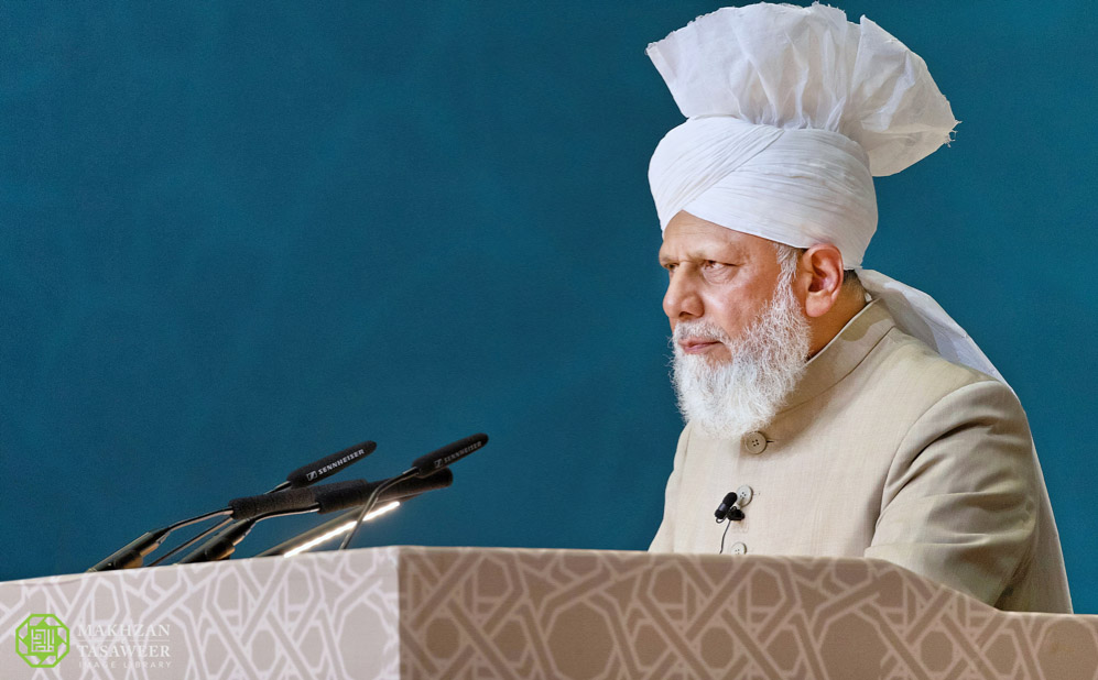 Hazrat Mirza Masroor Ahmad, califa da comunidade muçulmana ahmadia. Foto Associação Ahmadia do Islão em portugal