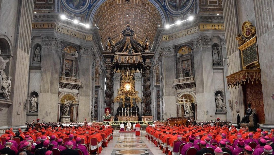 Setor conservador da Igreja Católica está a espiolhar vida dos cardeais “papáveis”